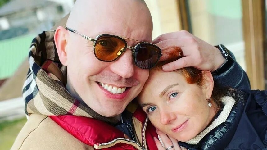 Что стало с группой "Тату": Лена Катина вышла замуж за больного раком миллионера