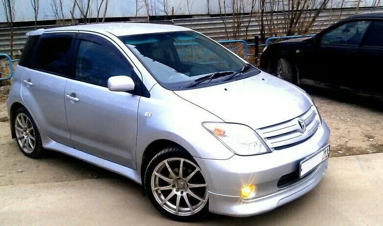 Ист гекл город в канаде. Г. Тойота ист. Город ист-гринстед. Ист г п.