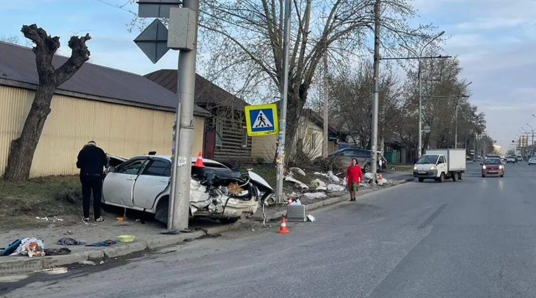 Смертельное ДТП В Новосибирске. Авария на Кирова сегодня Новосибирск. Авария в Новосибирске вчера. 30 апреля новосибирск