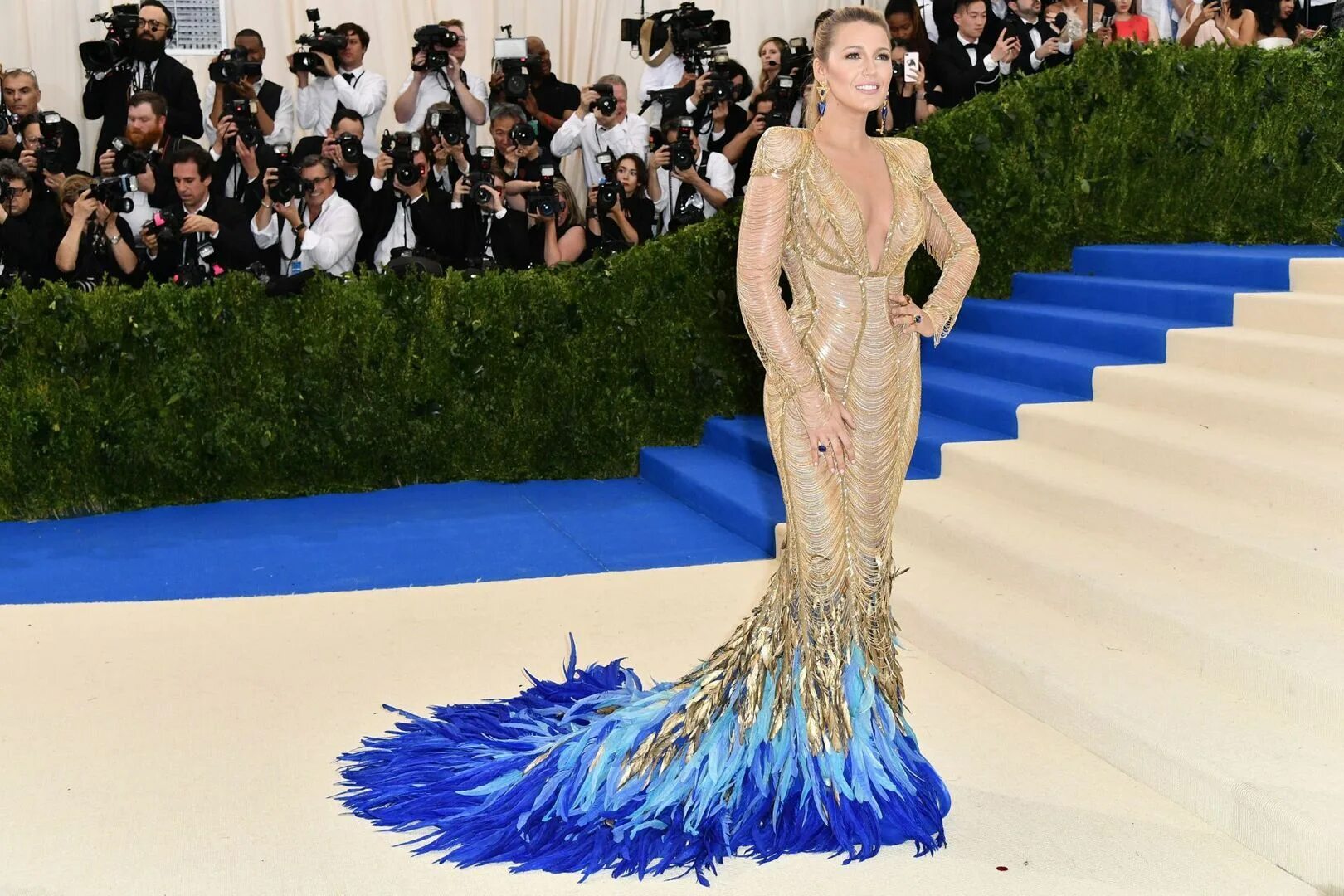 Блейк Лайвли мет Гала. Блейк Лайвли met Gala. 2017 Лайвли met Gala. Блейк Лайвли платье мет Гала. Мет платья