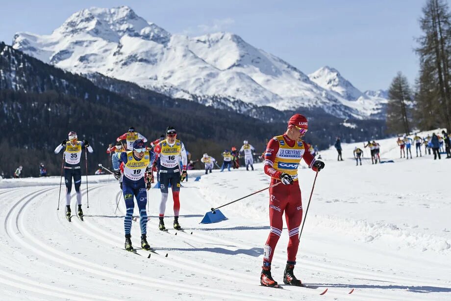 Лыжные гонки. Зимние игры лыжные гонки. Сборная России по лыжным гонкам на трассе.