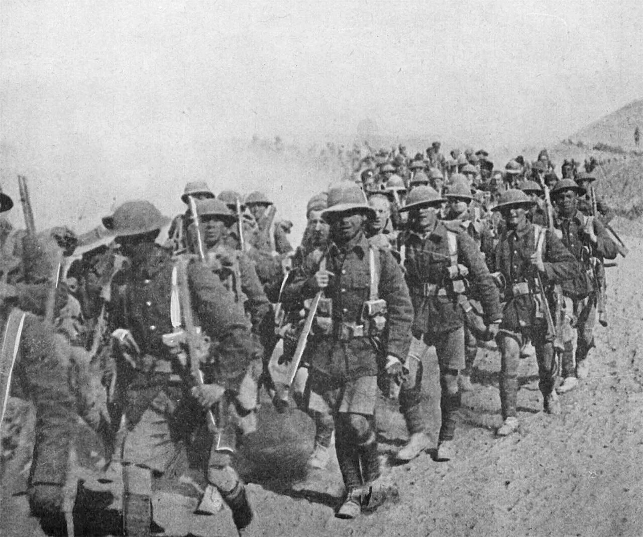Мировые войны первая и вторая явились. Месопотамская кампания первой мировой войны. Британский солдат ww1 1917. Армия Великобритании в 1 мировой войне. Британский солдат 1 мировой войны.