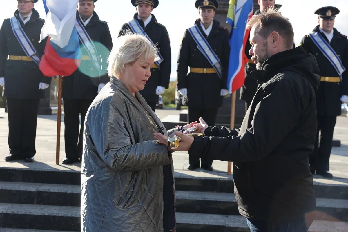 Депутат. Новости полярные зори. Школьники старшеклассники. Полярный круг якутия. Полярные зори мурманская область.