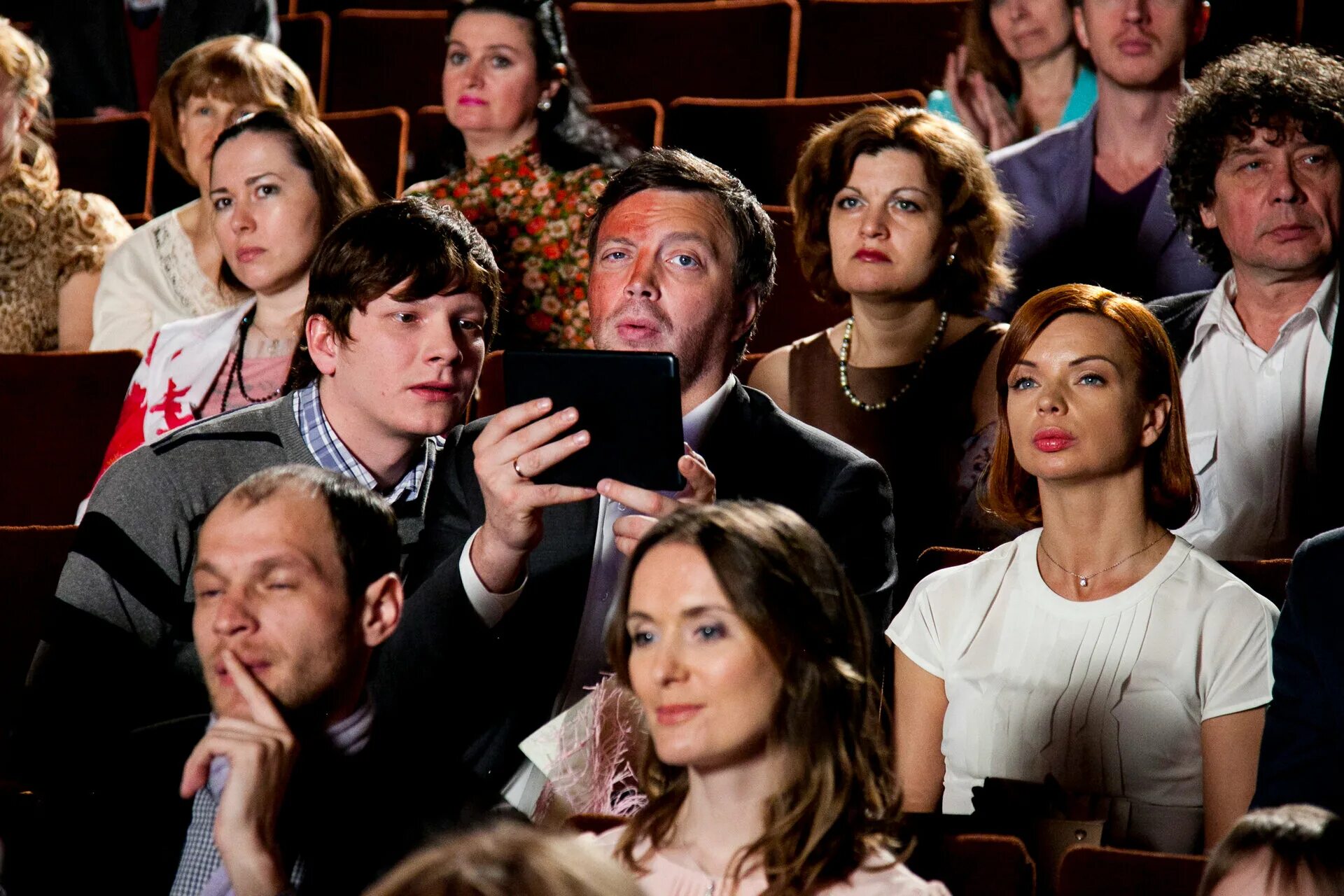 ольга бузова бедные люди. бедные люди питерский сериал комедия. дмитрий лысенков бедные люди. бедные люди сериал актёры. бедные люди фильм 2016.