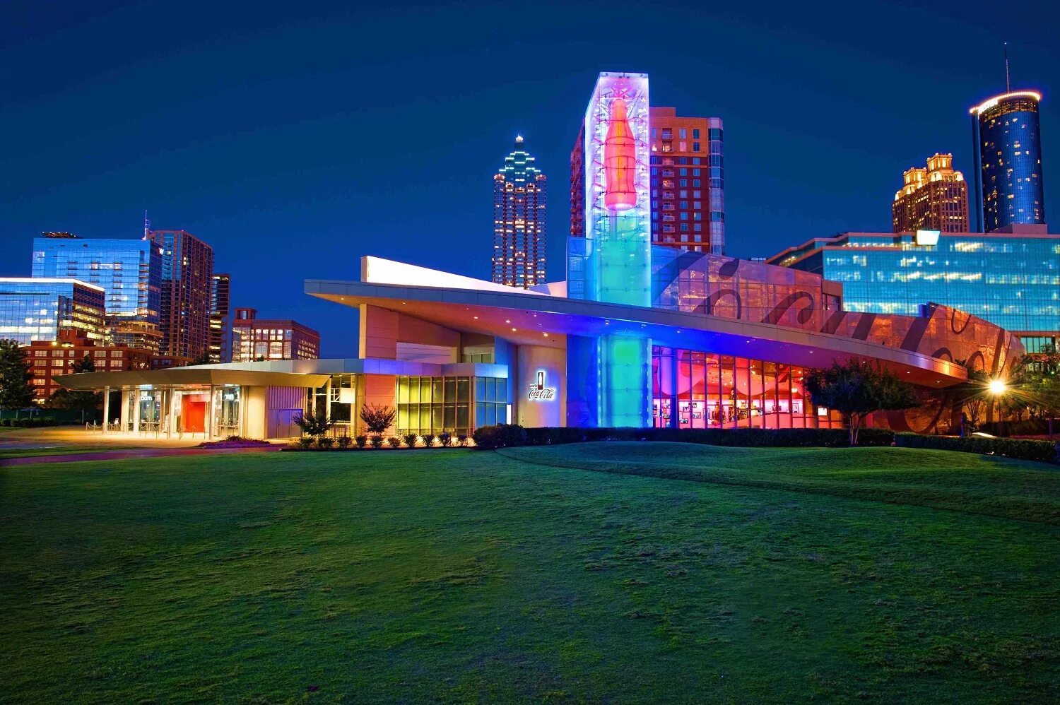 Атланта свет. World of Coca Cola Atlanta. Штаб квартира Кока кола Атланта. Музей "Coca-Cola".Атланта,США. Музей Кока колы в Атланте.