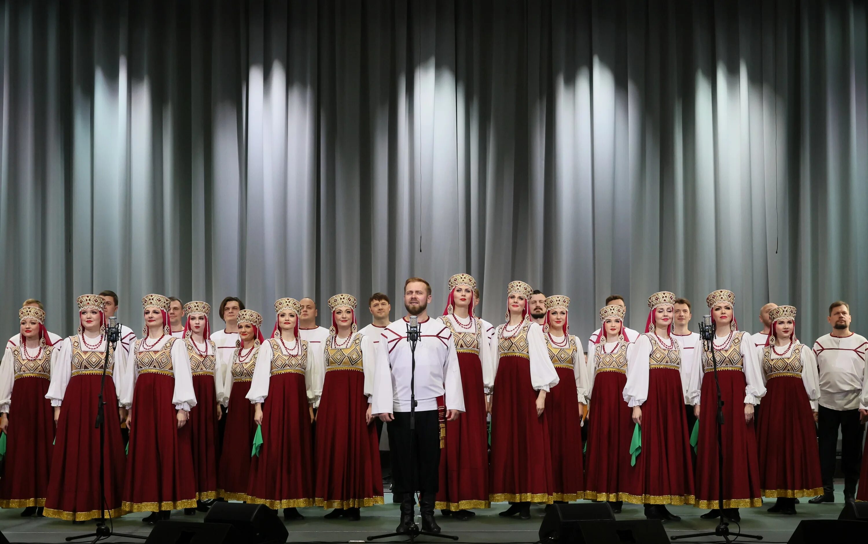 Народный ансамбль москвы. Государственный Академический русский народный хор им м е Пятницкого. Зыкина в Хоре Пятницкого. Хор Пятницкого 2022. Русский народный хор имени Пятницкого.