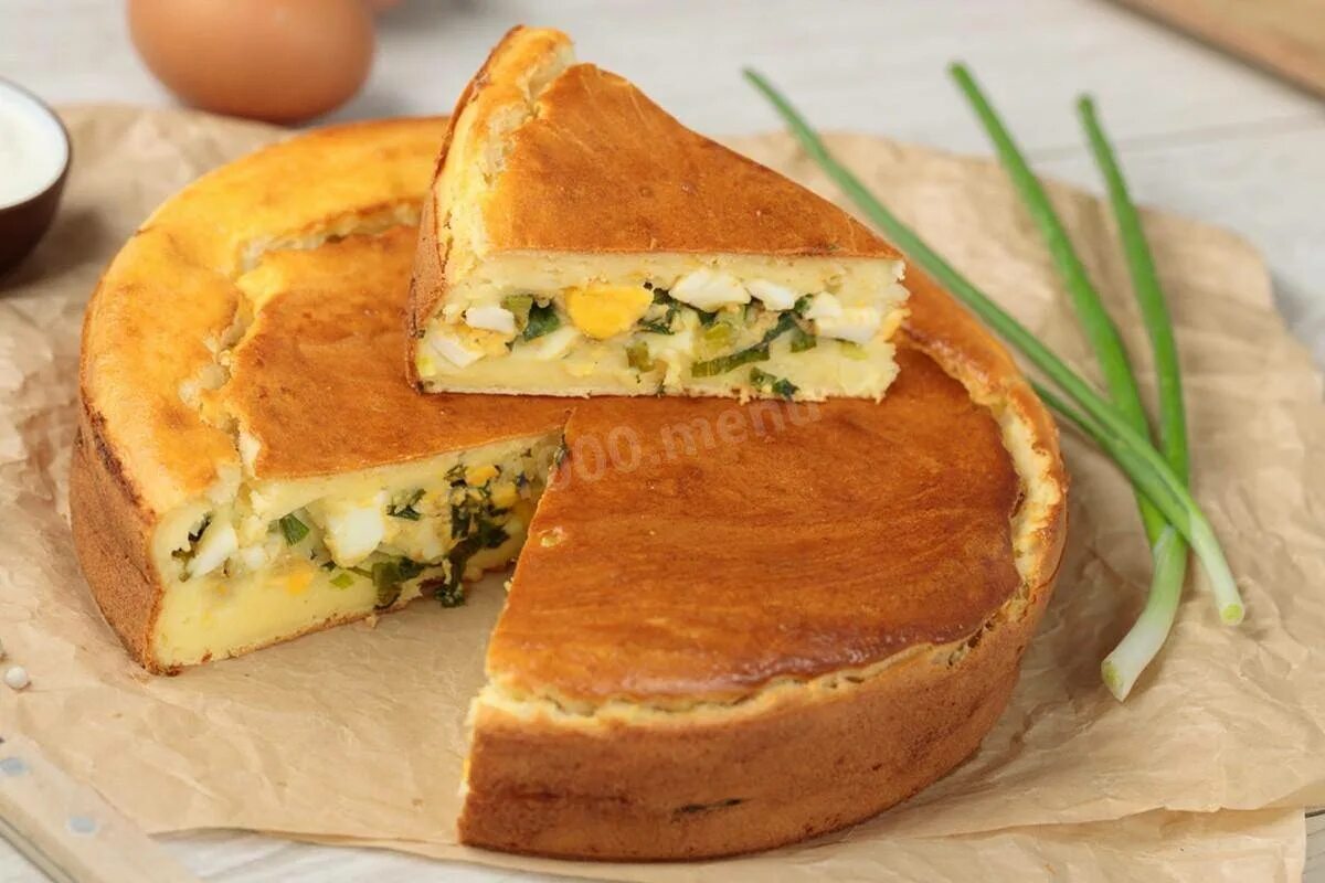 Наизнанку пирог заливной. Луковый пирог заливной. пирог с капустой и яйцом. заливной пирог на сметане. пирог с луком и яйцом в мультиварке.
