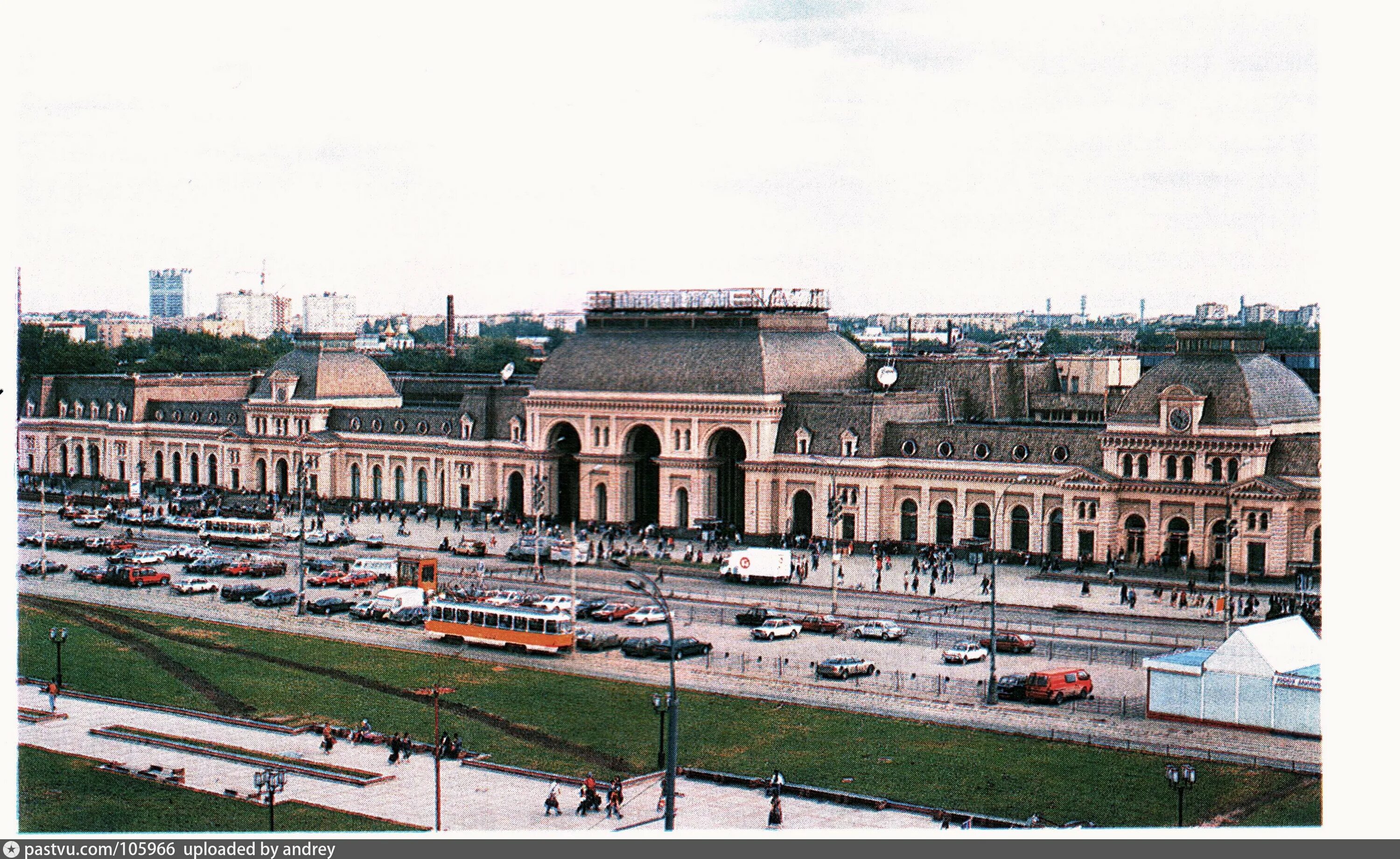 Какой московский вокзал начали реконструировать. Москва площадь Павелецкого вокзала. Павелецкий вокзал 90. Площадь Павелецкого вокзала 1990. Привокзальная площадь Павелецкого вокзала.