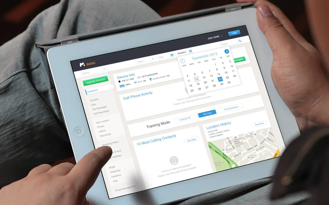Отслеживание геолокации айфон. Найти айфон в настройках. Отслеживание айфона с айфона. Программа слежения на айфон. Человек с айфоном в руках.