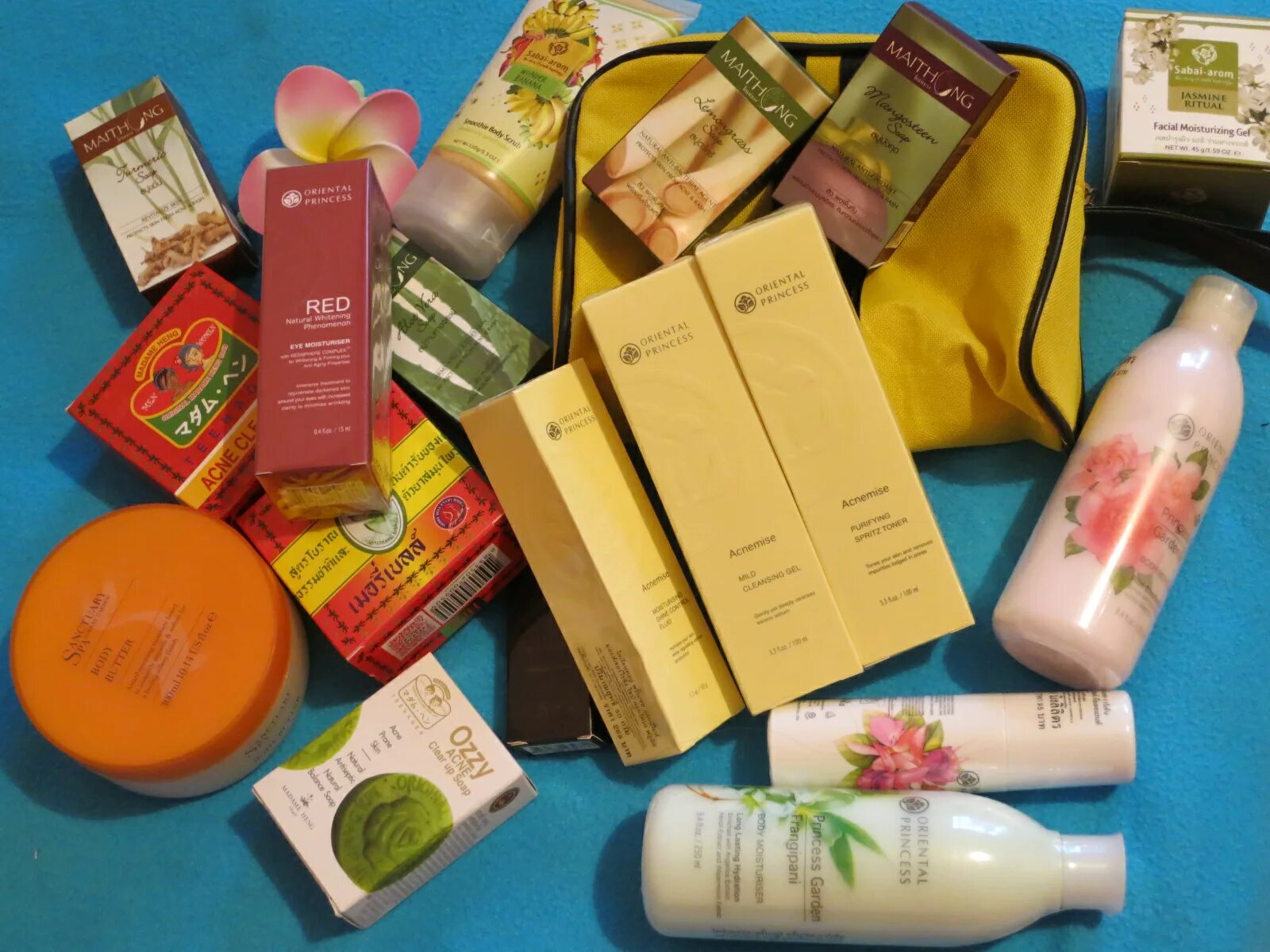 Товары из тайланда. Лучшие товары тайланда. Какую косметику привезти из тайланда. Какую косметику привезти из тайланда. Корейская и тайская косметика.