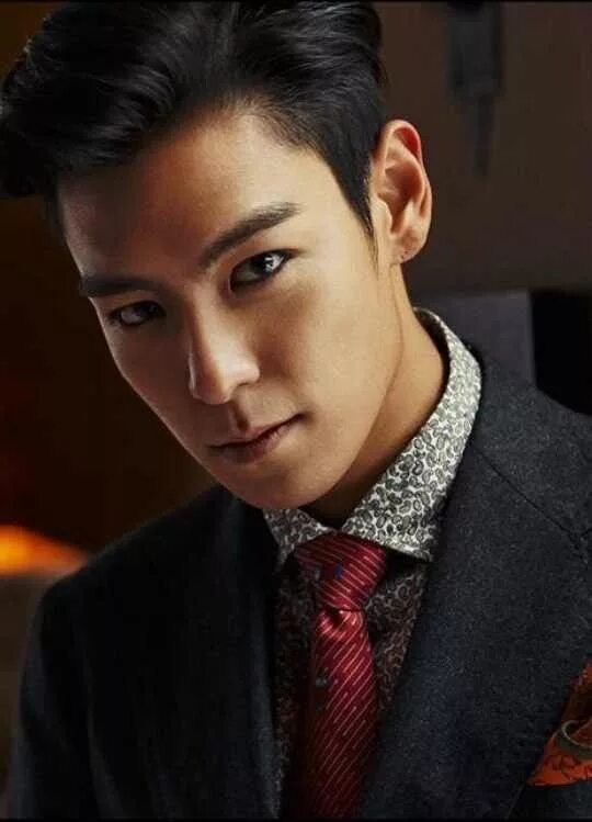 Топ Биг бэнг. Сынхён из big Bang. T.O.P. из BIGBANG. T.O.P корейский певец. Bang top