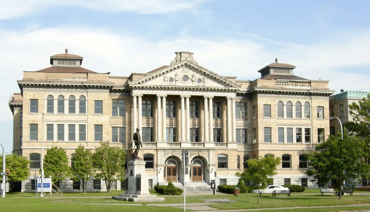 Колледж гарвард в сша. Американский университет сша. Университет в америке гарвард. Америка институт харворд. Гарвардский университет harvard university сша внутри.