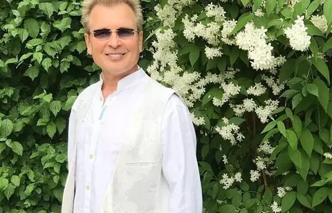 Сколько лет малинину александру певцу