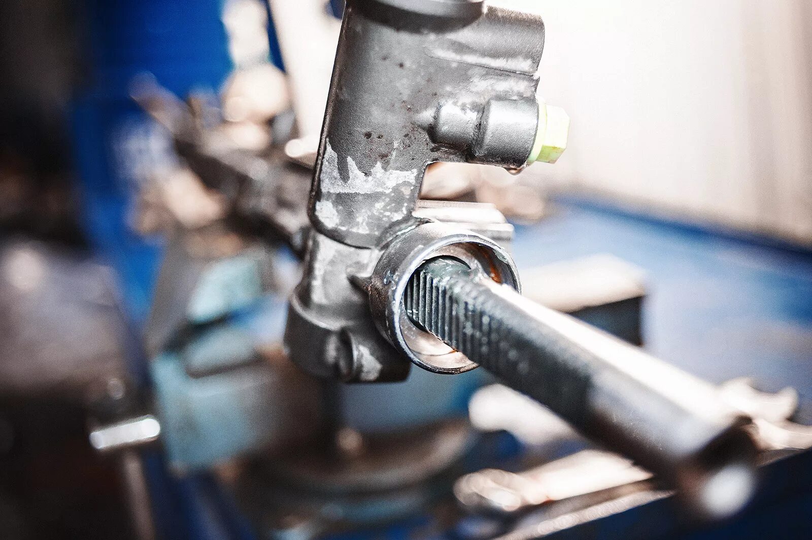 замена механизма дивана. рулевая рейка в машине. диагностирование рулевого управления автомобиля. механизм переключения передач ford fusion 1. замена ремонт механизмов.