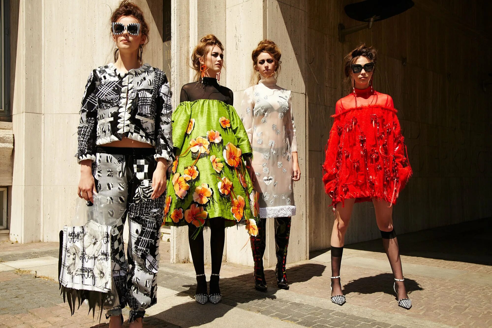 Китч в одежде. Китч в одежде. Moschino resort 2017. Gucci коллекция 2000. Стиль китч в одежде.