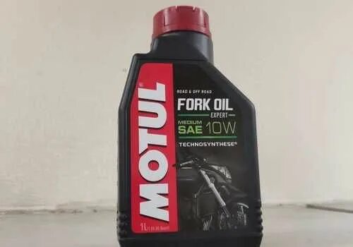 Motul fork Oil w10 Medium.. Motul 10w fork Oil артикул. Motul fork Oil Expert Medium 10w. Motul Medium SAE 10w. Масло fork oil