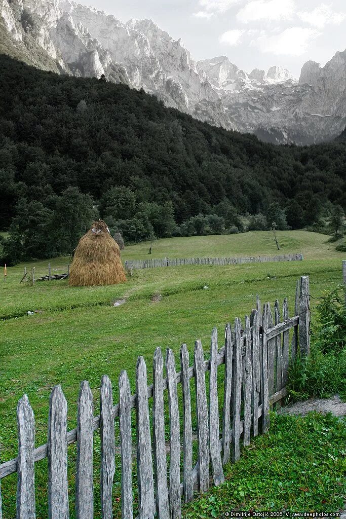 Hell village. Национальный парк Проклетие. Проклетие Черногория. Национальный парк Проклетие Черногория. Проклетие горы.