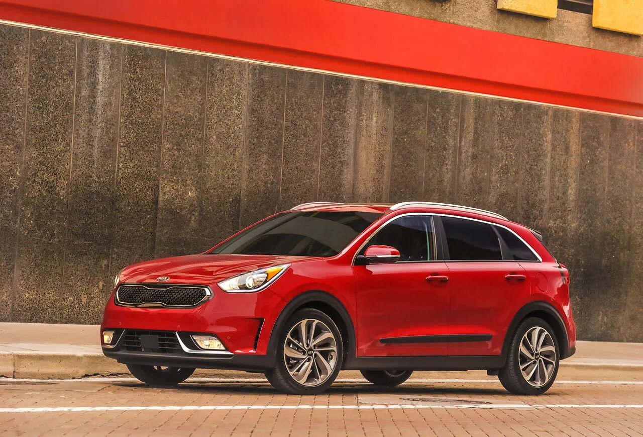 Spin 2017. Kia Niro 2017. Kia Niro Hybrid 2017. Kia Niro 2016. Kia Niro Touring 2017.