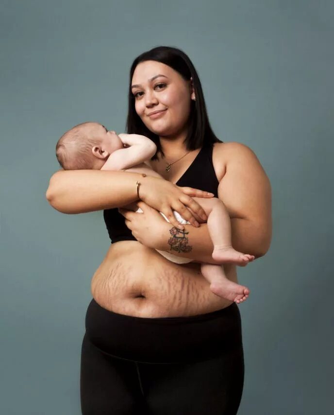 Рожающее тело. Фотосессия женщин после родов. Фигура женщины после родов. Женщины после рождения ребенка.
