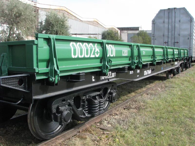 Железнодорожный вагон платформа. Платформа универсальная модель 13-9808. 13-9808 Вагон. Вагон платформа. Четырехосная универсальная платформа модель 13-926.