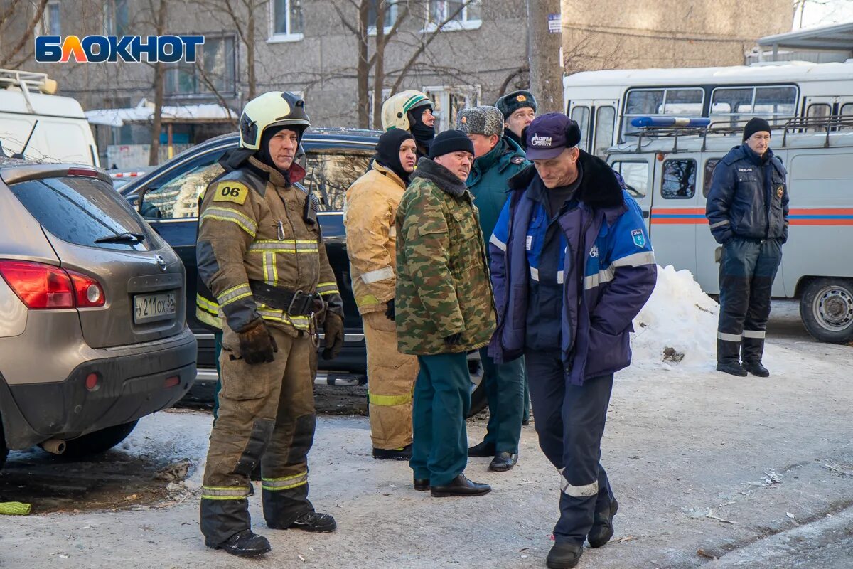 Шилово воронеж взрывы. Взрыв дома в Воронеже сегодня на Хользунова. Взрыв газа в Воронеже на Хользунова 88. Взрыв на Хользунова Воронеж. Ночного взрыва в Сумах.