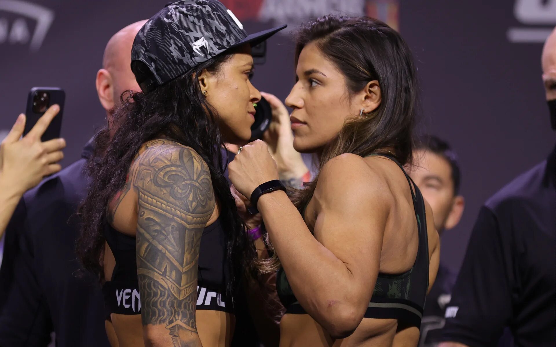 Джулиана неме фото. Juliana pena взвешивание. Джулиана неме фото. Чемпионка bellator liz carmouche. Джулиана вега.