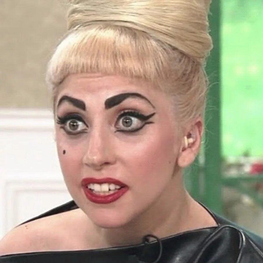 Lady Gaga. Смешные фото леди. Леди Гага смешная. Гага Мем. Играй леди гагу