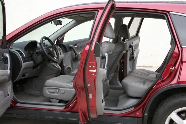 Honda CRV 4 поколение. Хонда СРВ 3 С открытой дверью. Honda CRV 3 дверной проем. Хонда ЦРВ 2 двери салона.
