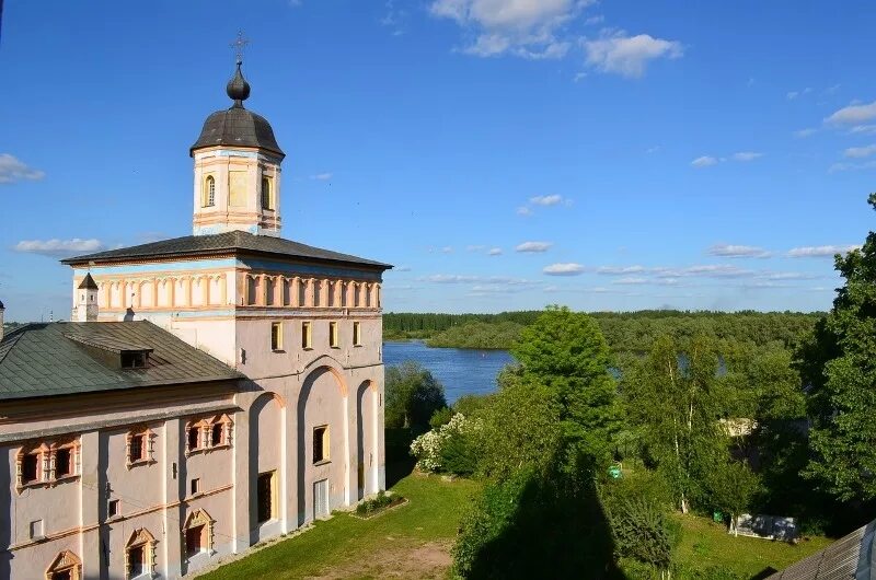 Церковь в колмово в великом новгороде. Церковь успения пресвятой богородицы великий новгород. церковь успения богородицы в колмово великий новгород. великий новгород, колмово, церковь успения пресвятой богородицы.