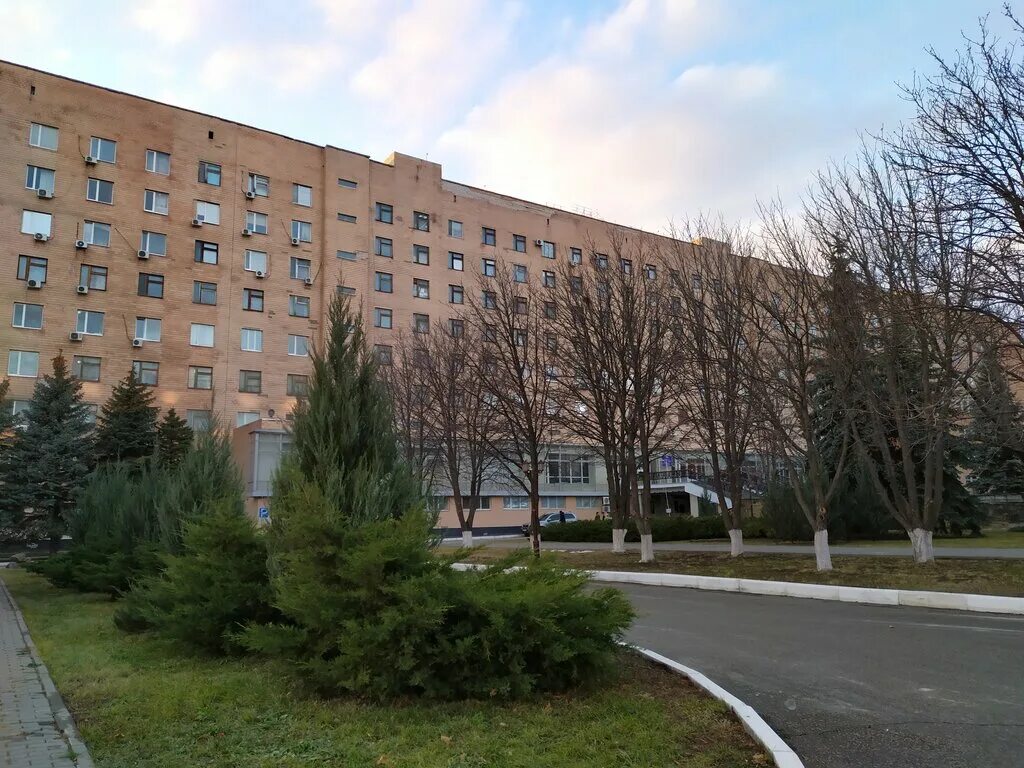 Больницы луганска. 1 городская больница луганск. Луганская областная клиническая больница. 7 городская больница луганск. Луганская республиканская больница.
