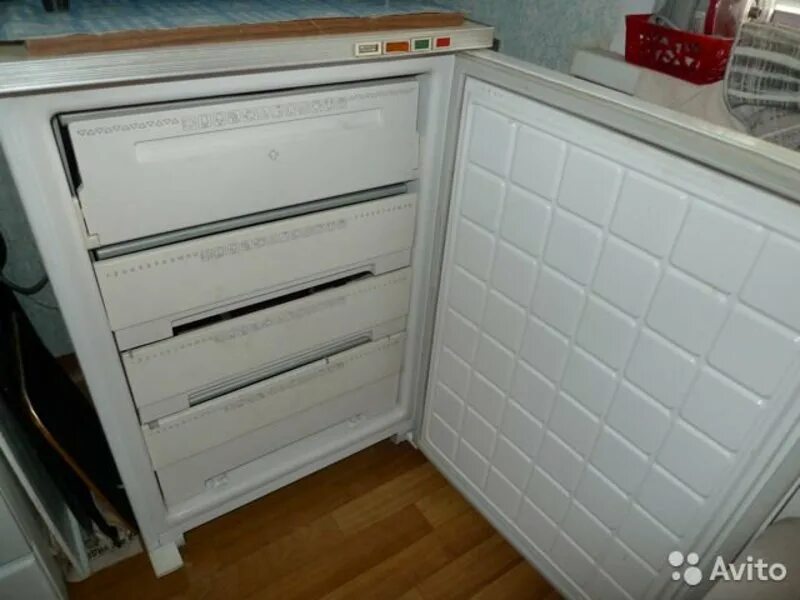 Холодильник бирюса 14 морозилка. Морозильная камера бирюса авито. Морозильная камера бирюса авито. Продается морозильная камера. Старый морозильник.