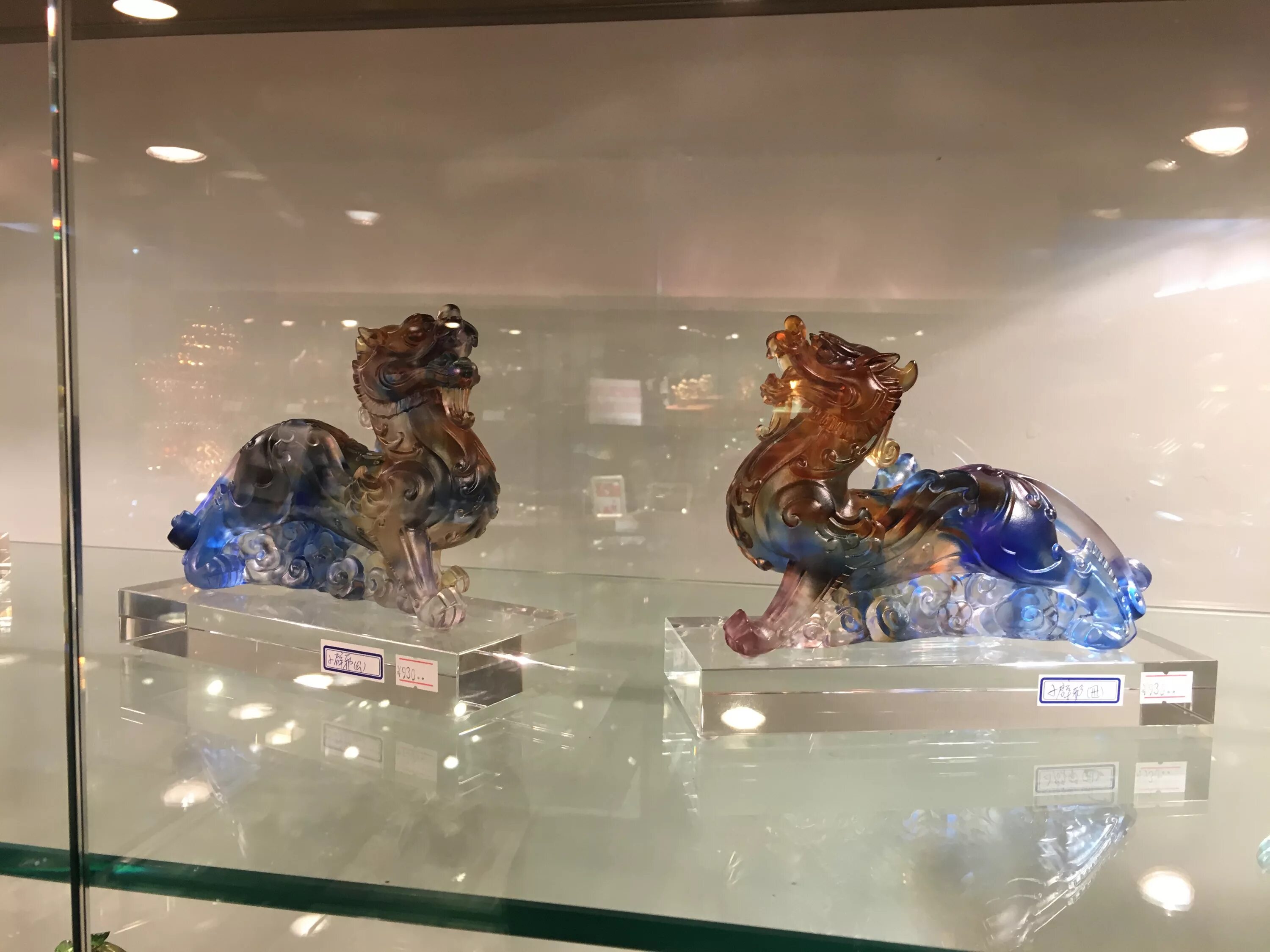 Museum pieces. Золотой кот с изумрудами музей искусства шанхай. Музей внутри. Музейные экспонаты и их авторы. Museum pieces.