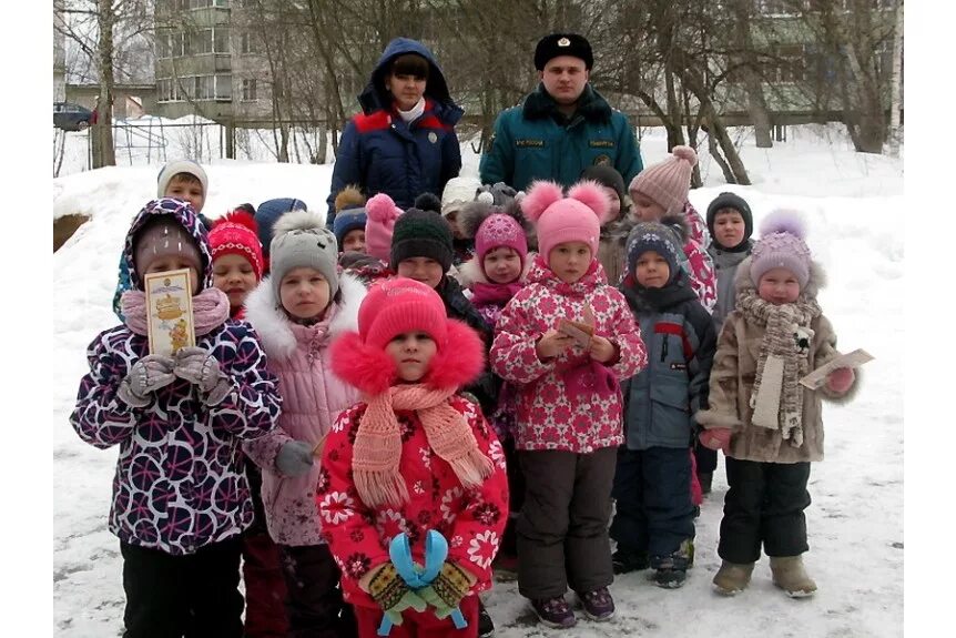 Д с родничок. Детсад Родничок Красноармейск Московская область. Детский сад Родничок Новогорный. Садик Родничок Арамиль. Сотрудники детского сада.