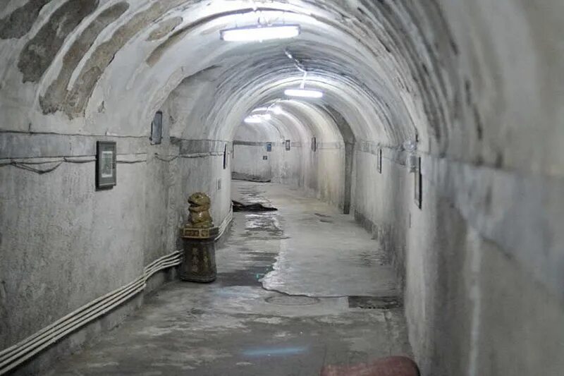 5 км под землей. Подземный город (Пекин). Подземный город Пекин Китай. Китай подземный город-бункер. Подземные города Сибири.