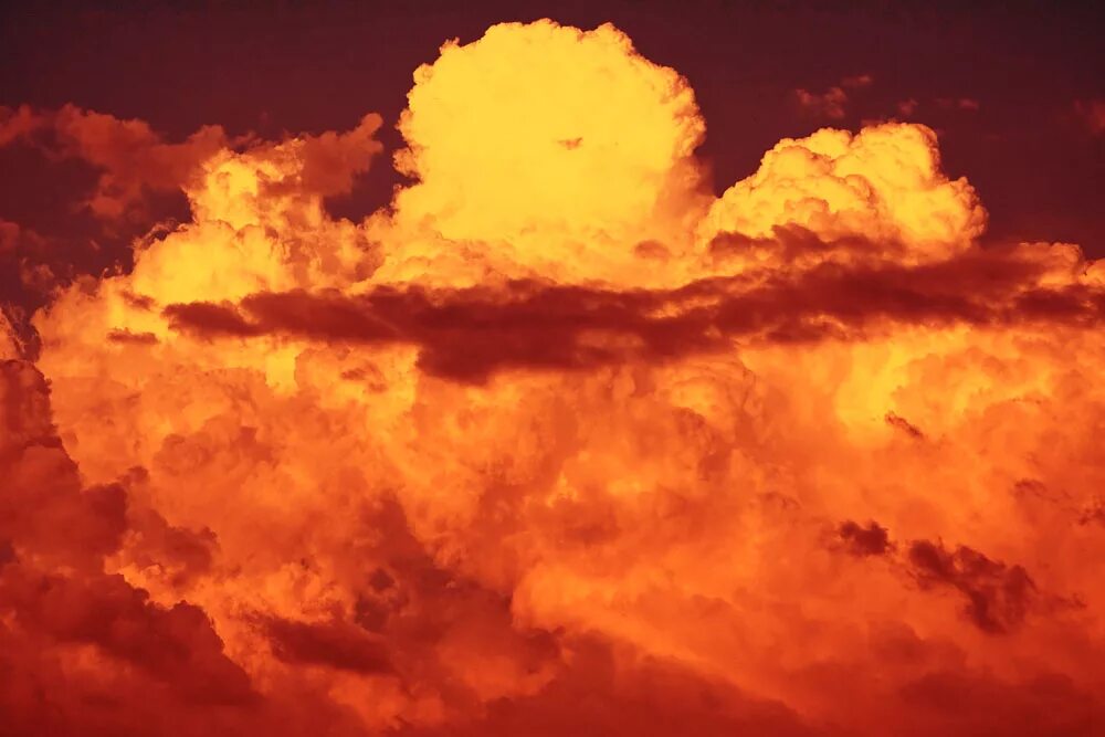 Облачное хранилище иконка. Красное небо. Красный закат. Дьявольское небо. Ред клауд.