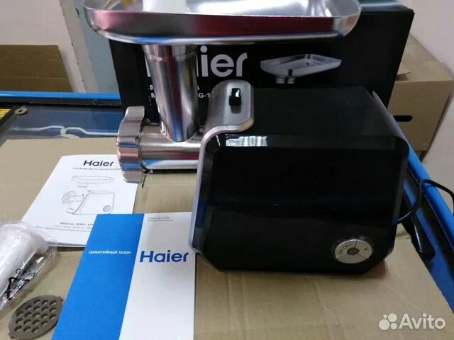 Мясорубка хайер. Мясорубка Haier HMG-119. Мясорубка Haier HG-600. Электромясорубка Haier g700 не включается. Мясорубка Хайер HG 600 видео.