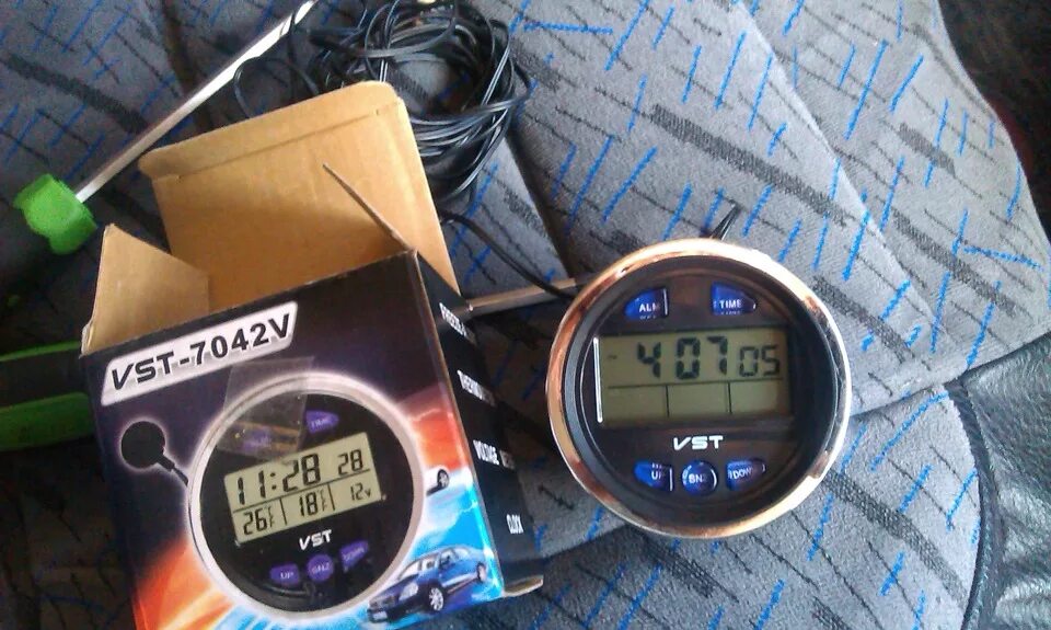 Часы автомобильные vst 7042v для ваз 2107. Эл часы ваз 2107. Часы автомобильные vst-7042v. Часы автомобильные vst 7042v для ваз 2107 и 2106. Часы ваз vst.
