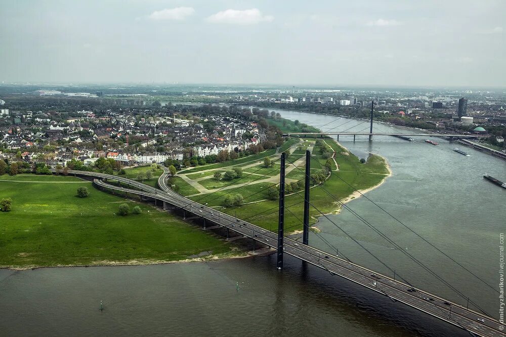 Левобережный мост воронеж. Парк «левобережный» hjcnjd yf ljye. Левый берег соединить. Картинки соединяя берега. Енисей и красноярск правый и левый берег.