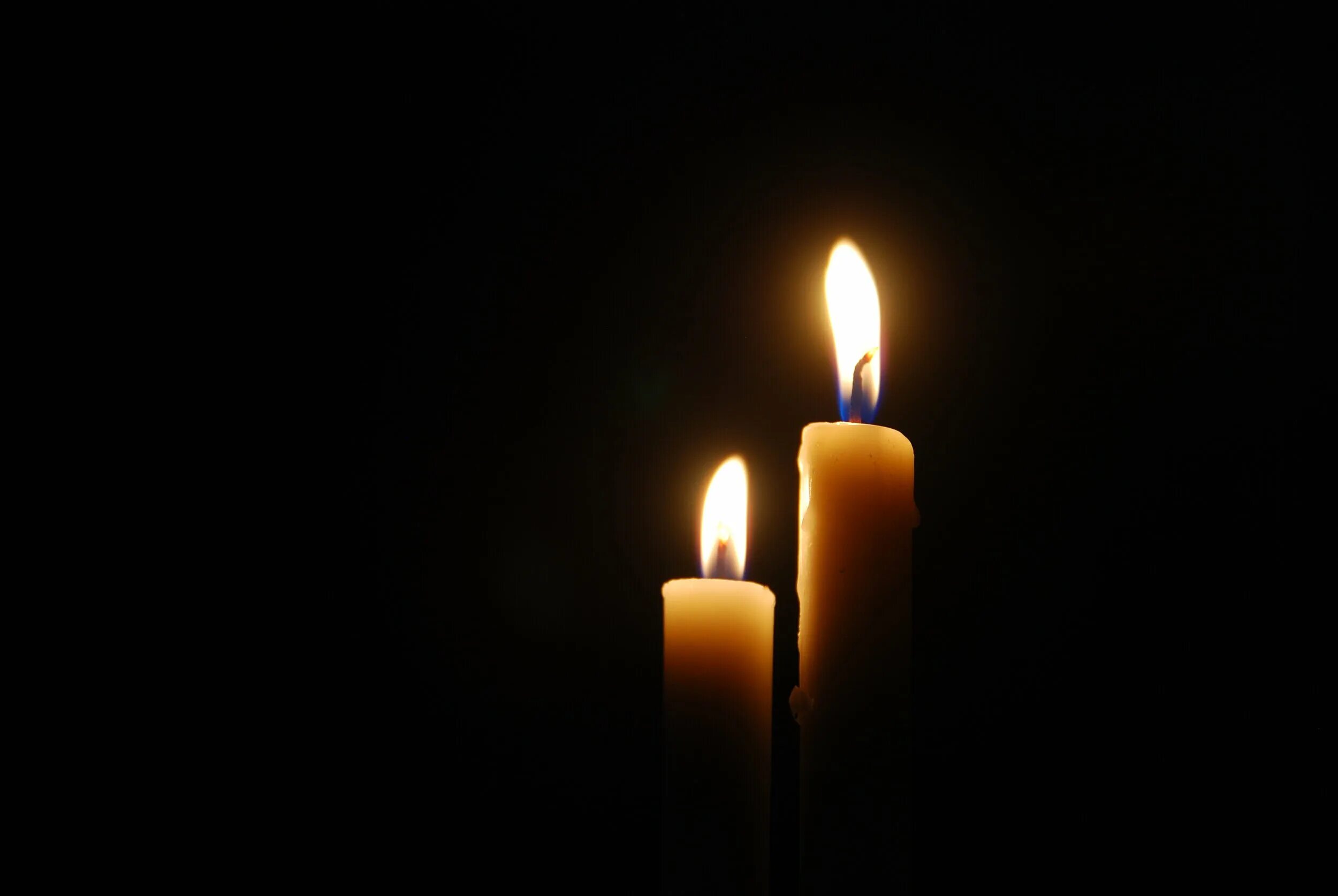 Горящие свечи на столе. Горело 7 свечей 2 потухло сколько. Романтические свечи. Горело 7 свечей 2. Горело 2 свечки.