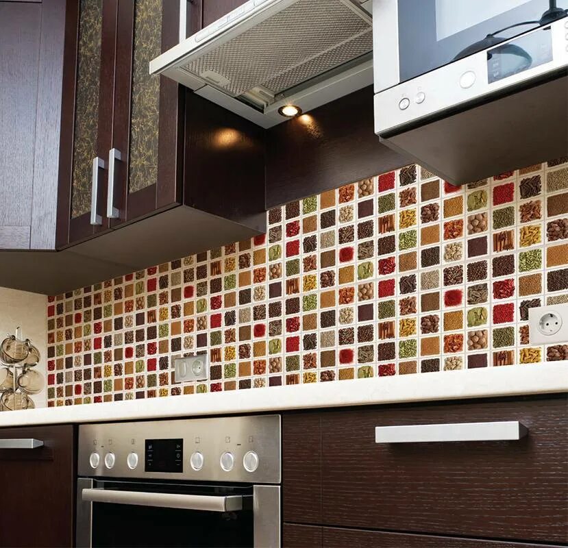 Как оформить фартук. Фартук для кухни «мозаика». Стеновая панель мозаика для кухни. Мозаичная плитка для кухни. Мозаичные панели для кухни.