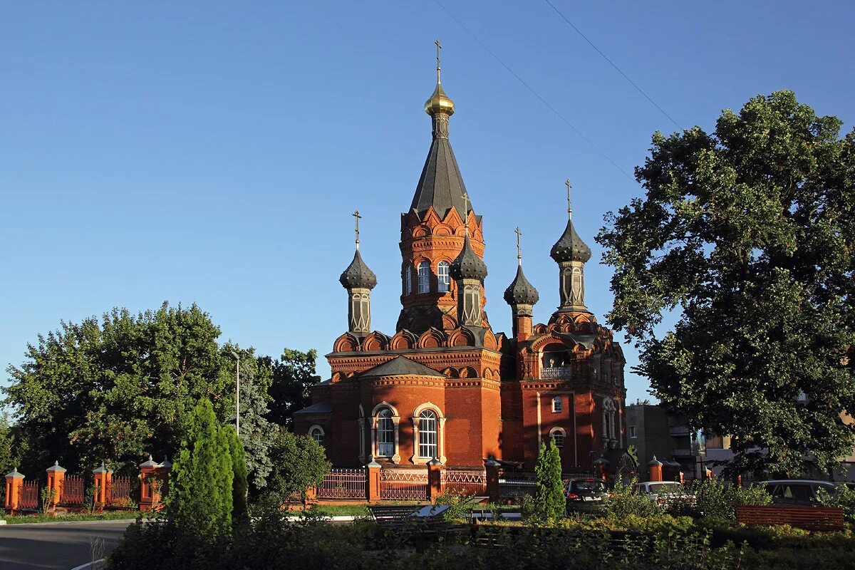 Ооо города брянска. Спасо-Гробовская Церковь. Преображенская Спасо-Гробовская Церковь. Спасо-Гробовской храм Брянск. Церковь Спаса Преображения Брянск.