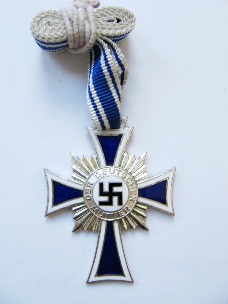 Немецкий крест. Рыцарский крест колодка. Немецкий крест в серебре. Немецкой кресты платиновый.