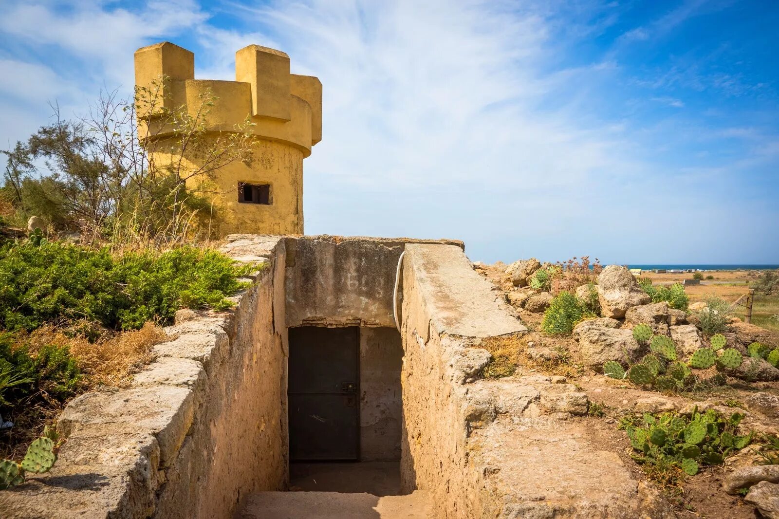 Крым степи саки. Зерновое сакский район. Шелковичное сакский район. Сакская электростанция. Село колоски сакский район.