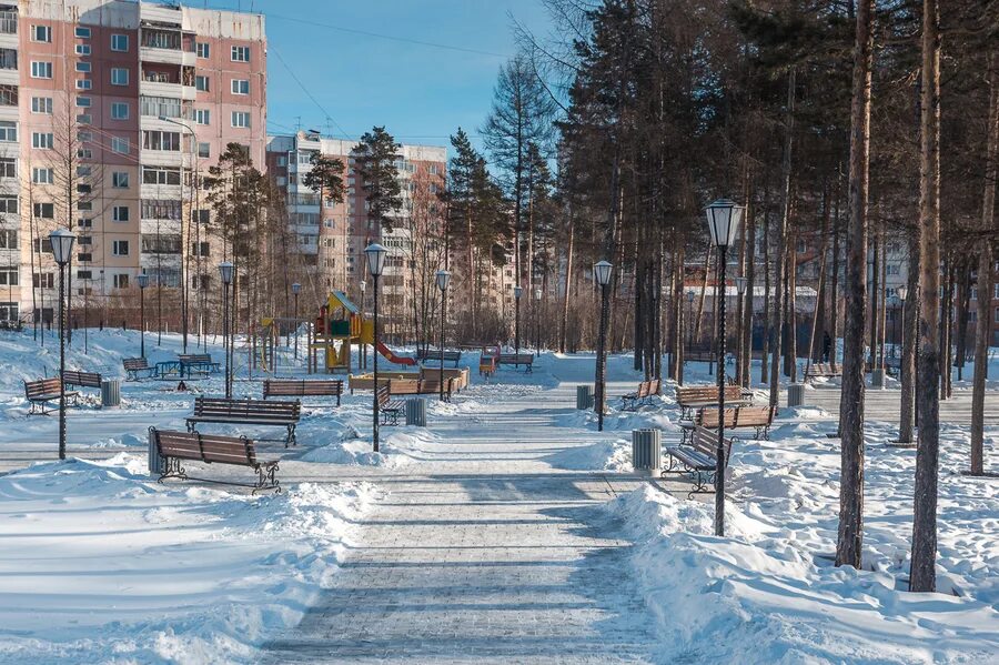 Сквер Нерюнгри. Южная Якутия Нерюнгри. Скверы в городе Нерюнгри. Парк Нерюнгри.