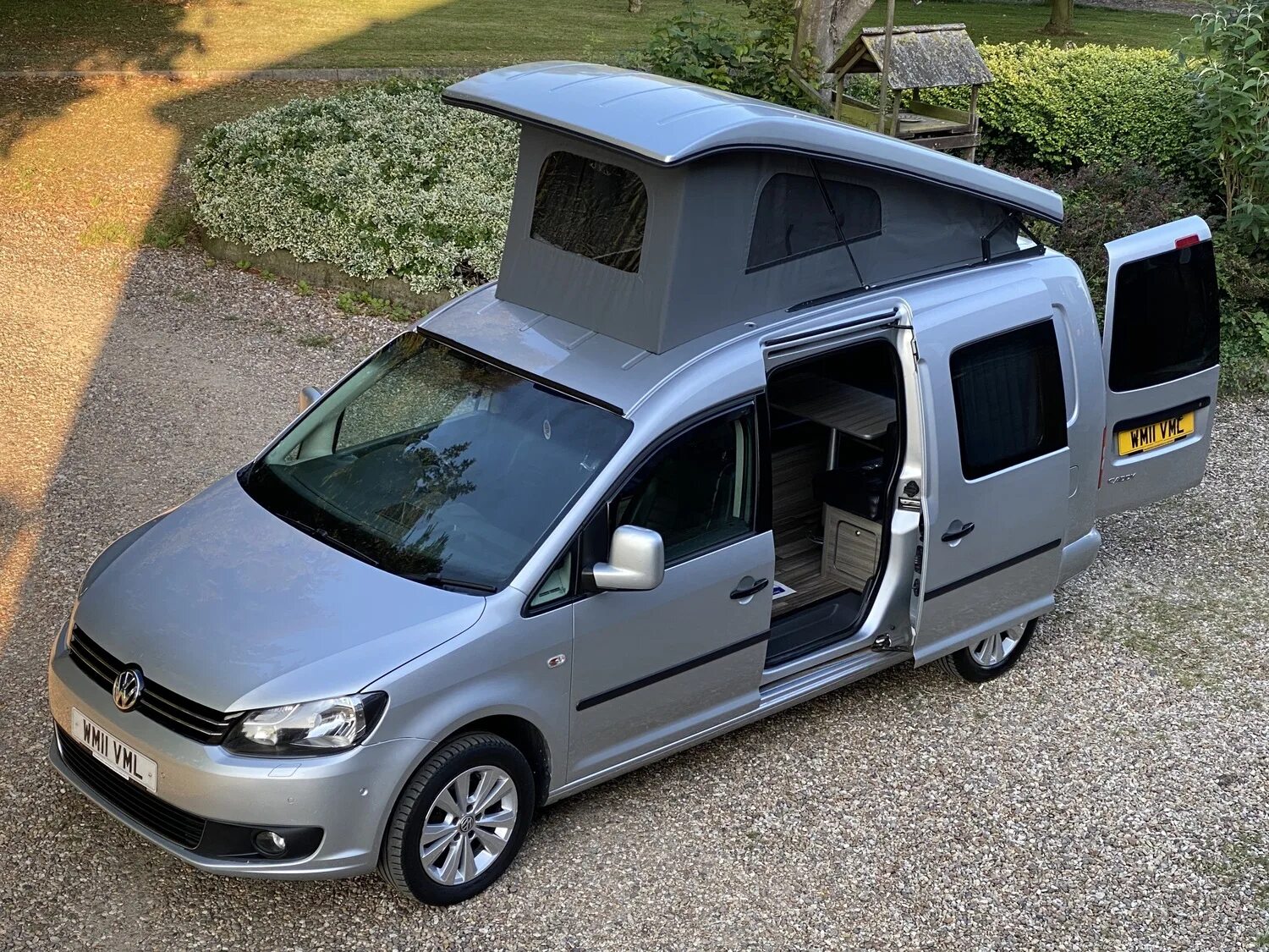 Купить фольксваген макси. Caddy Maxi Camper. Фольксваген Кадди макси. VW Caddy Maxi кемпер. Фольксваген Кадди макси 2017.