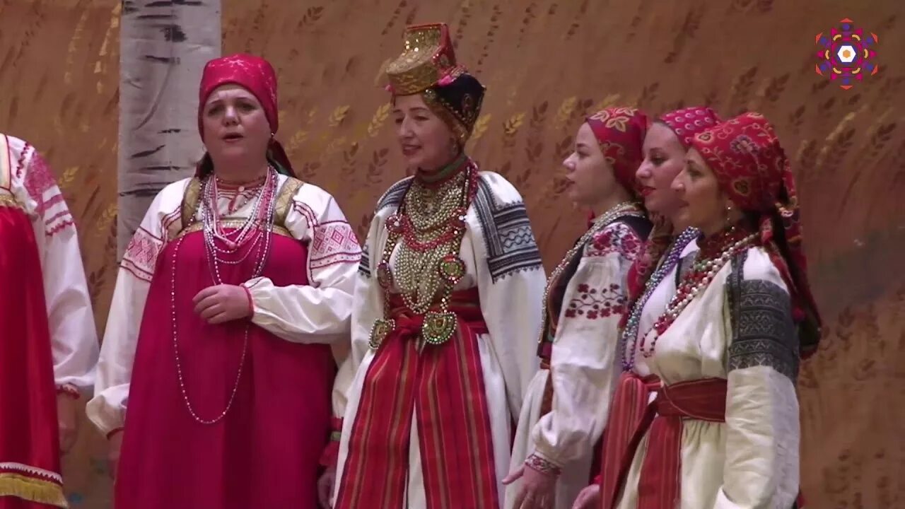 Выступление фольклорного ансамбля