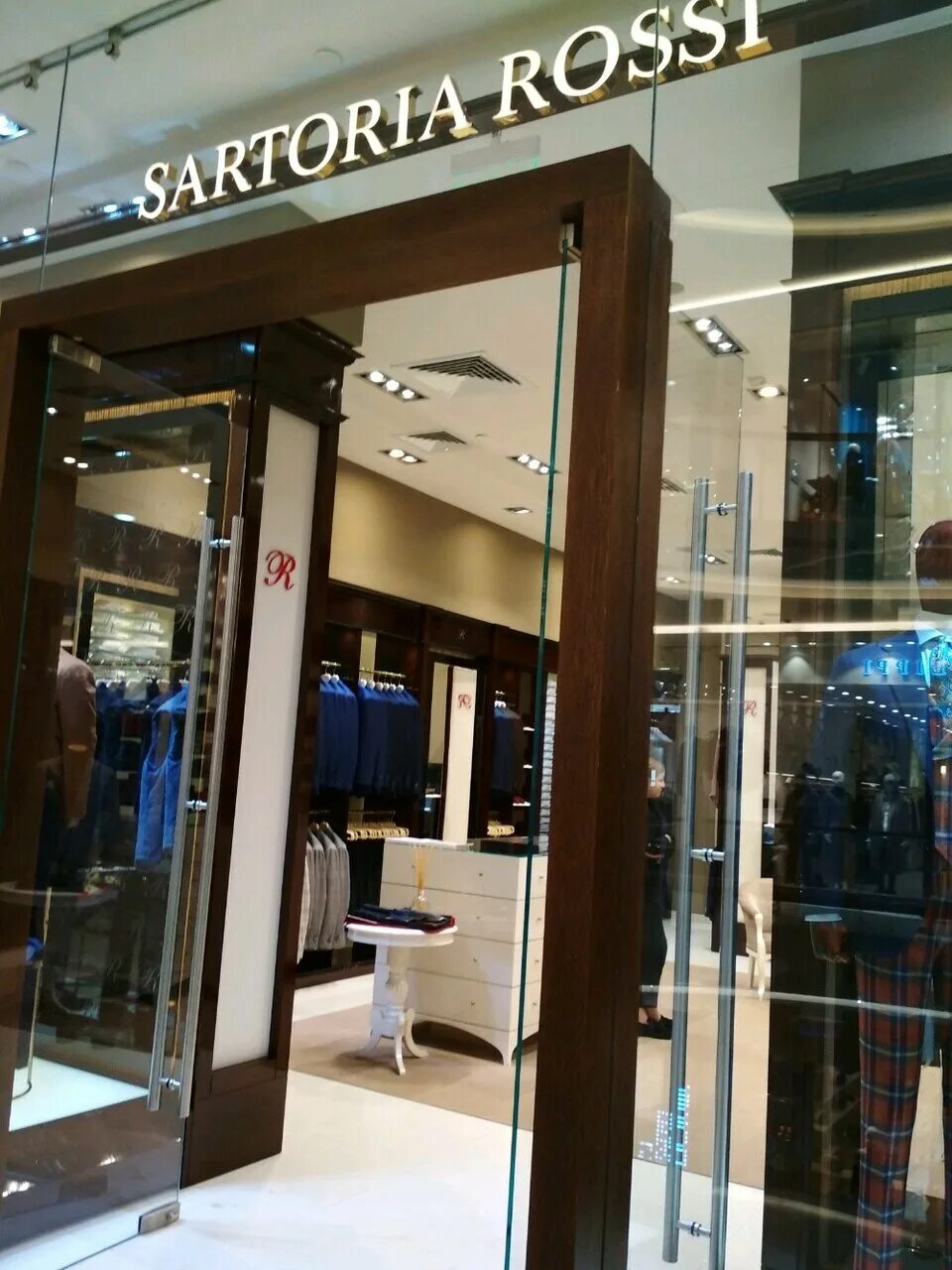 азия холл новокузнецк. кутузовский просп 48 москва. кутузовский просп 48 москва. магазин картье в москве. кутузовский проспект 48 тц.