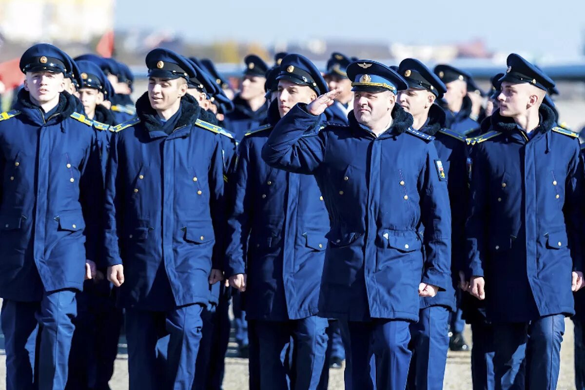 Курсанты КВВАУЛ зимняя форма. КВВАУЛ Серова. Краснодарское высшее военное авиационное училище лётчиков. Краснодар лётное училище форма. Военная форма воронеж