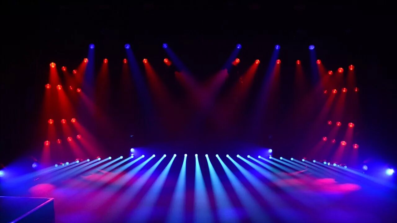 Red floor red curtains. Boss phase shifter. Stage lighting. Выступление на сцене. Театральная сцена.