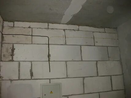 Стена из гипсолита